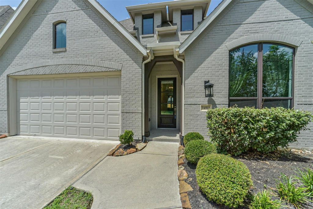 Photo of 16911 Lupine Meadow Lane, Humble, TX 77346 (MLS # 68735787)