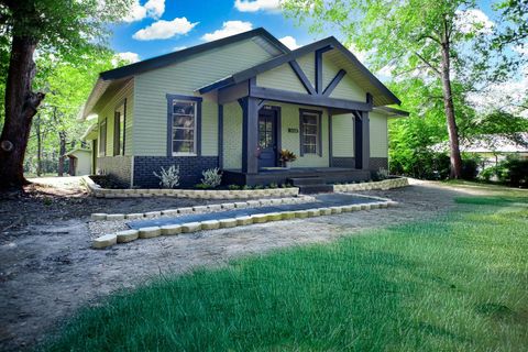 Photo of 1507 Pershing Avenue Avenue, Lufkin, TX 75904 (MLS # 93996846)