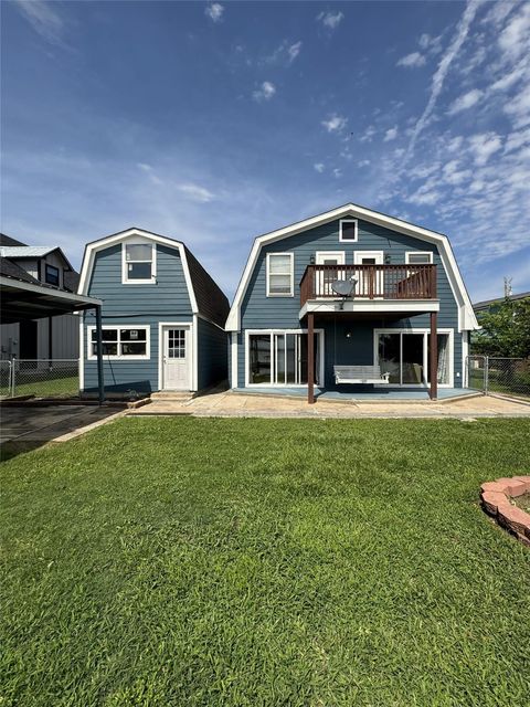 Photo of 398 Lakeshore Shr S, Onalaska, TX 77360 (MLS # 72250924)