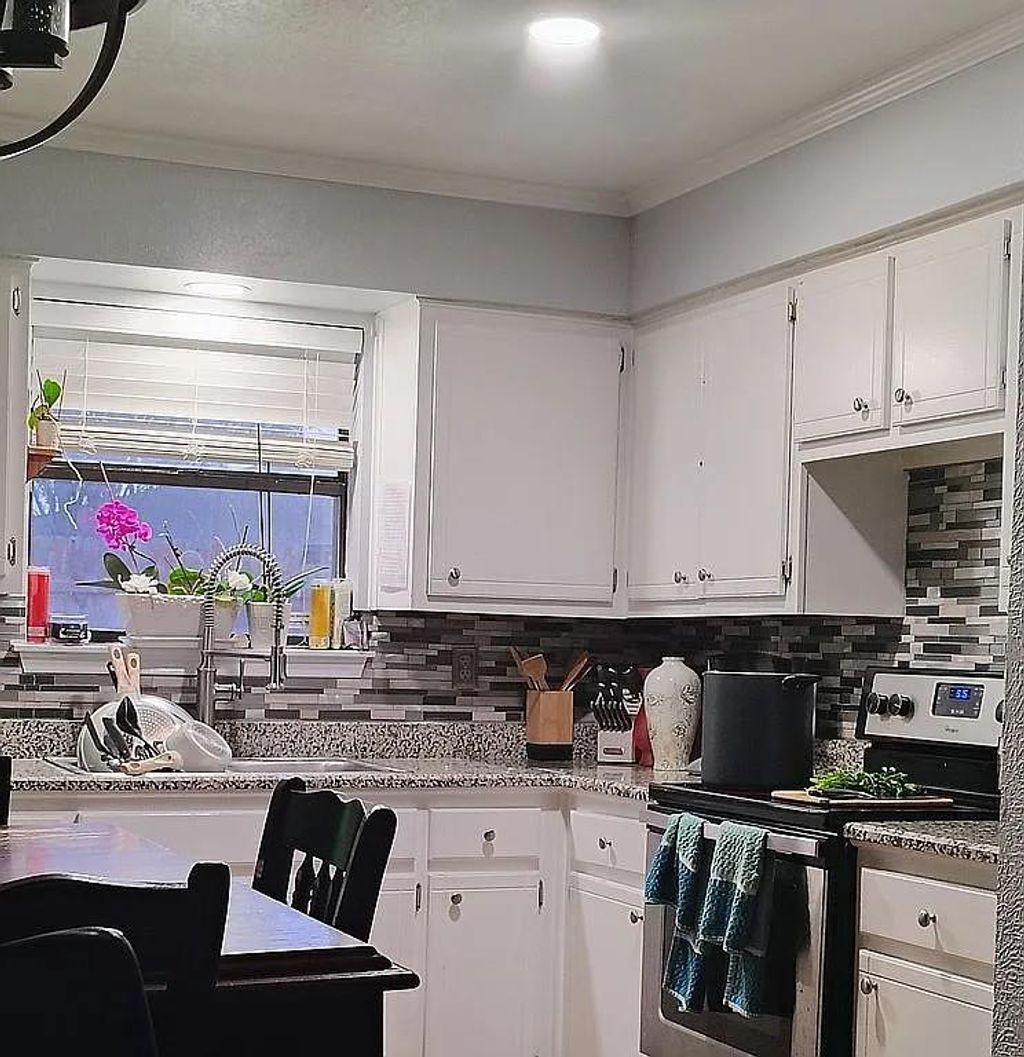 Photo of 135 Navajo Circle, Cibolo, TX 78108 (MLS # 77041015)
