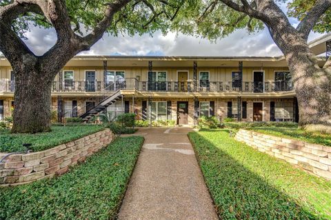 Photo of 3224 Timmons Lane #155, Houston, TX 77027 (MLS # 66537251)