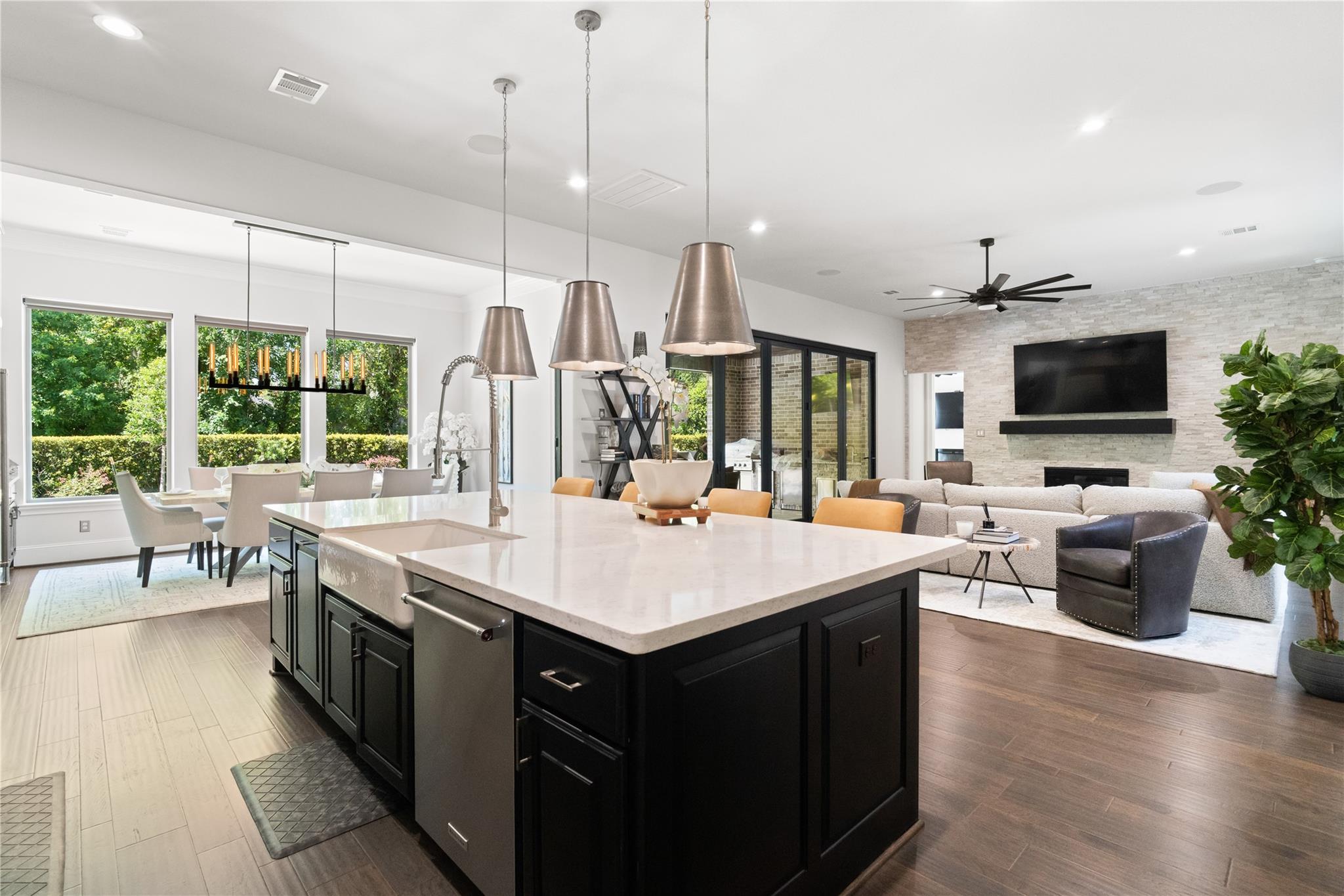 9515 Plaza Point Drive