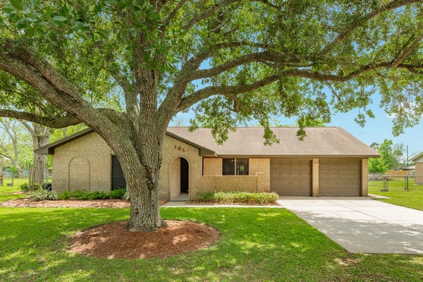 131 SINGLETON ST, FREEPORT, TX 77541 - Image a7220c8a7385e326c2b7710091c3863c/2784547995