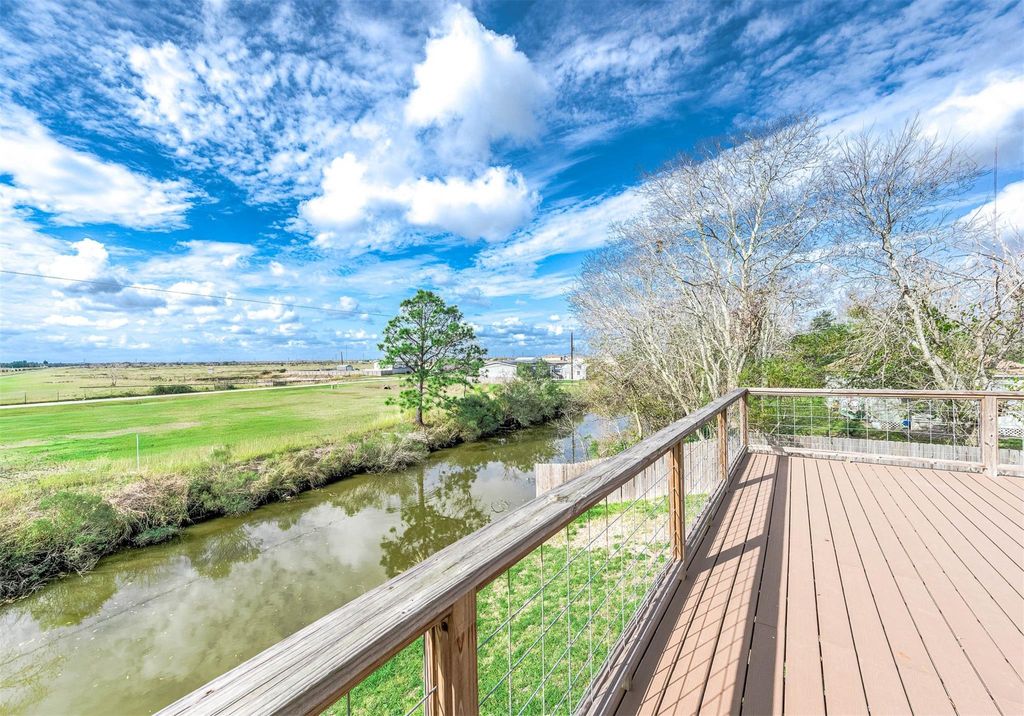 Photo of 12827 Sandpiper Road, Angleton, TX 77515 (MLS # 97773873)