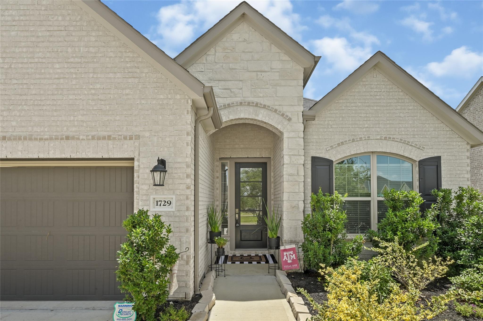1729 Stable Stone Lane