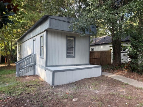 Photo of 910 Queenswood, Montgomery, TX 77316 (MLS # 68312991)