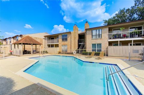 Photo of 2120 Wilcrest Drive #220, Houston, TX 77042 (MLS # 10637740)