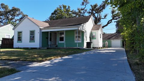 Photo of 6908 Moss Rose Street, Houston, TX 77087 (MLS # 53392753) Photo of 6908 Moss Rose Street, Houston, TX 77087 (MLS # 53392753)