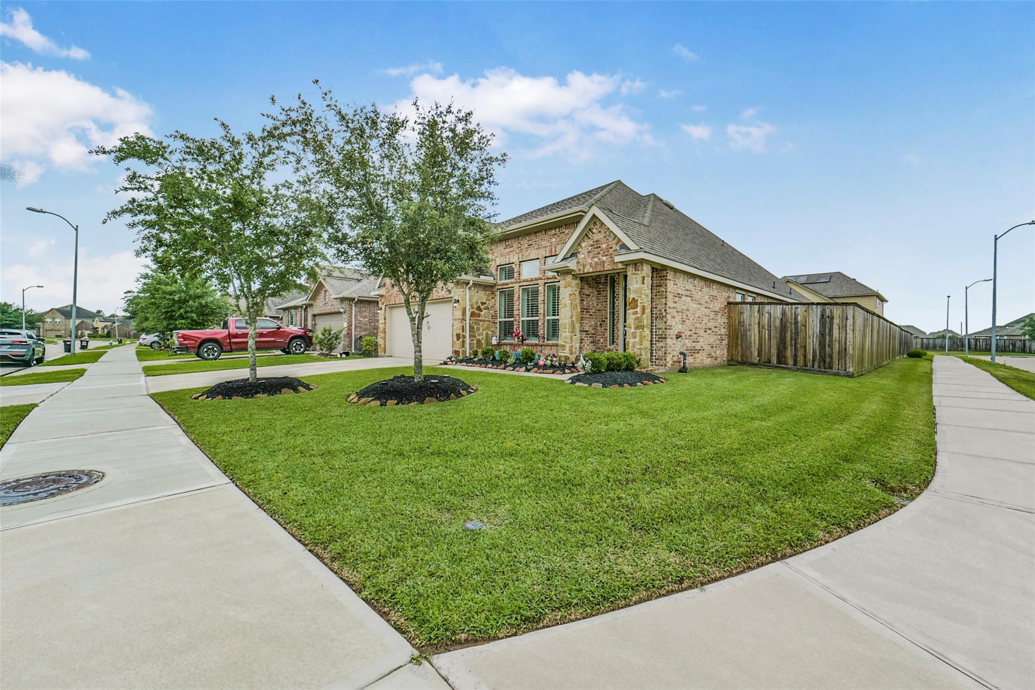 6011 Summer Holly Lane