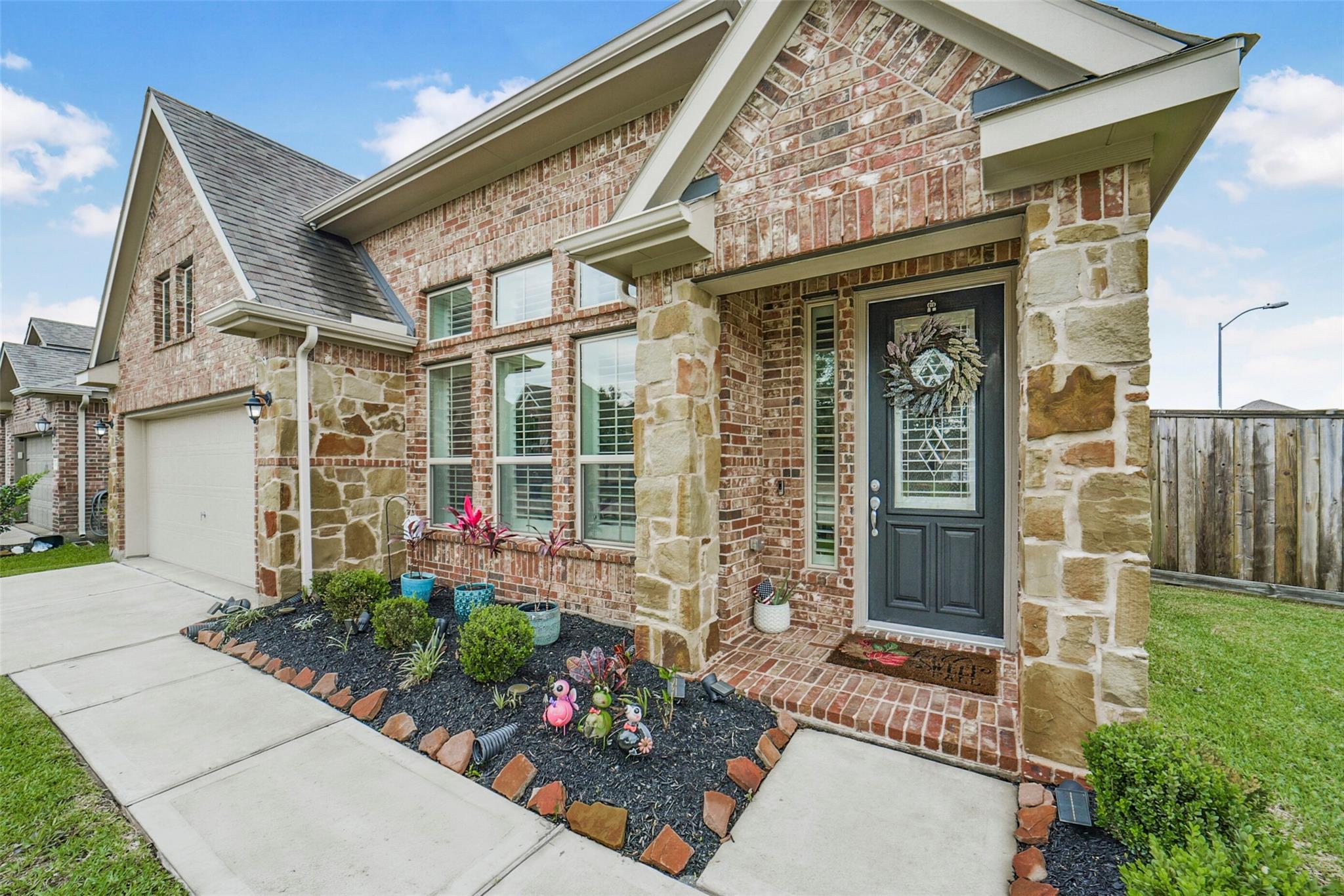 6011 Summer Holly Lane