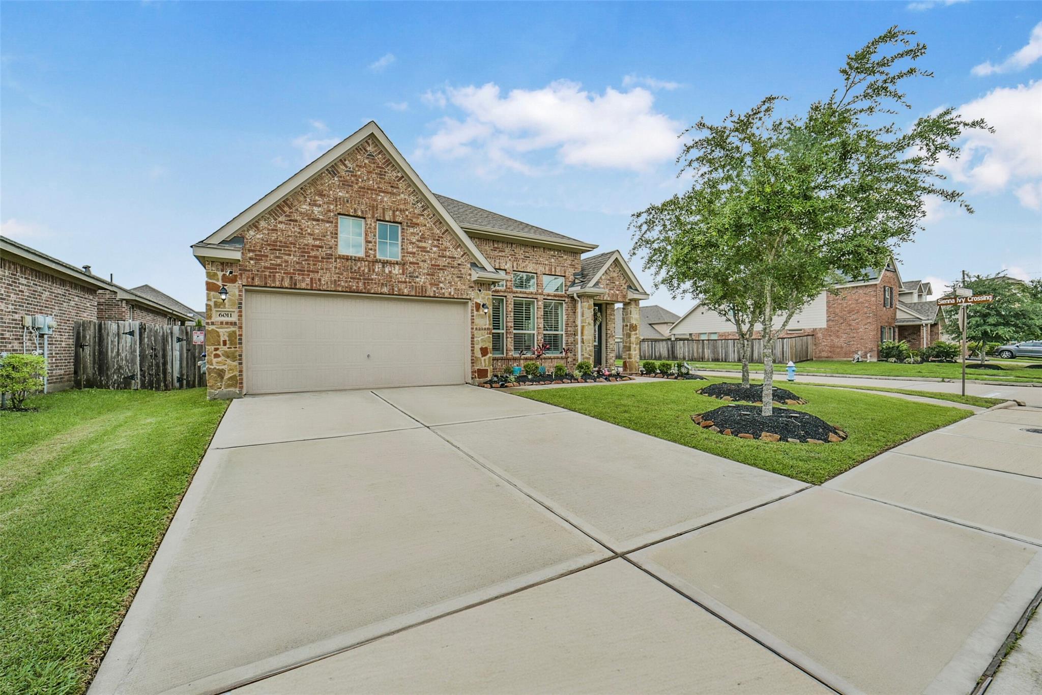 6011 Summer Holly Lane