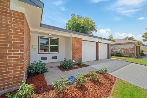 Tiny photo for 15415 W Hampton Circle, Houston, TX 77071 (MLS # 39296823)