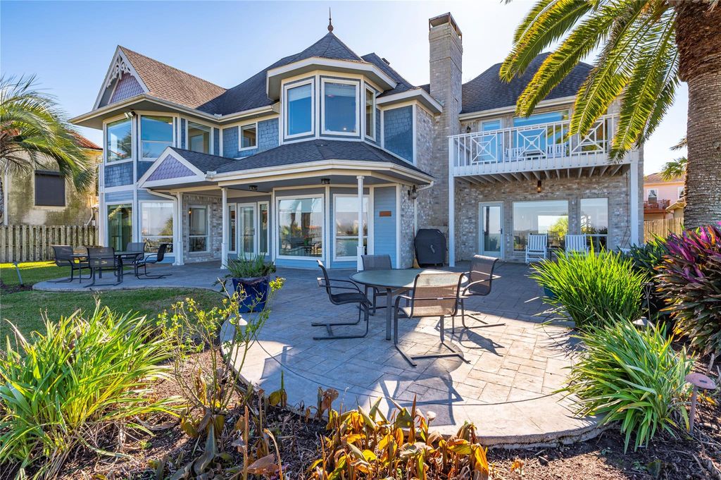 Photo of 5123 W Bayshore Drive, Bacliff, TX 77518 (MLS # 10831224)