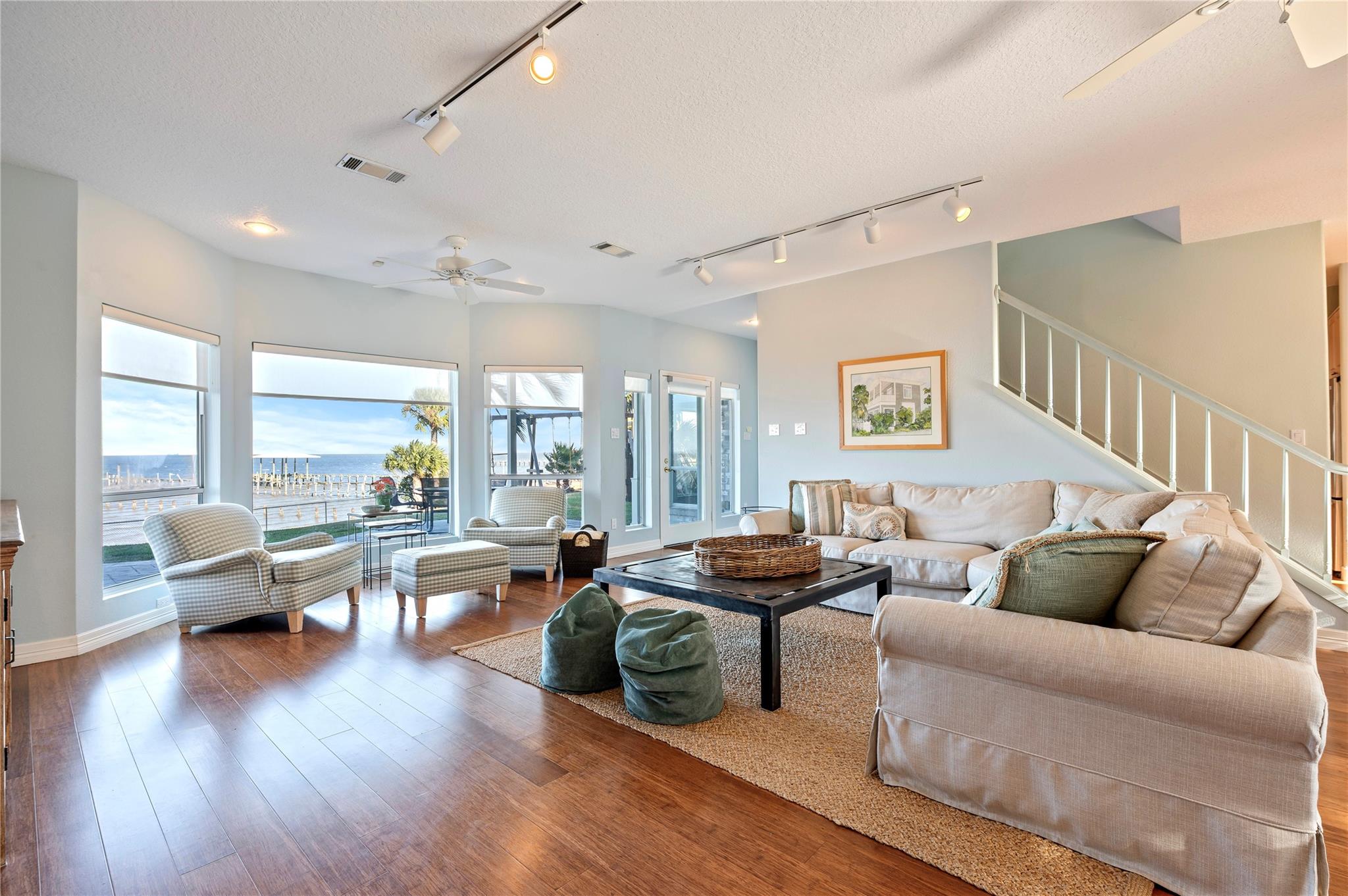 5123 W Bayshore Drive