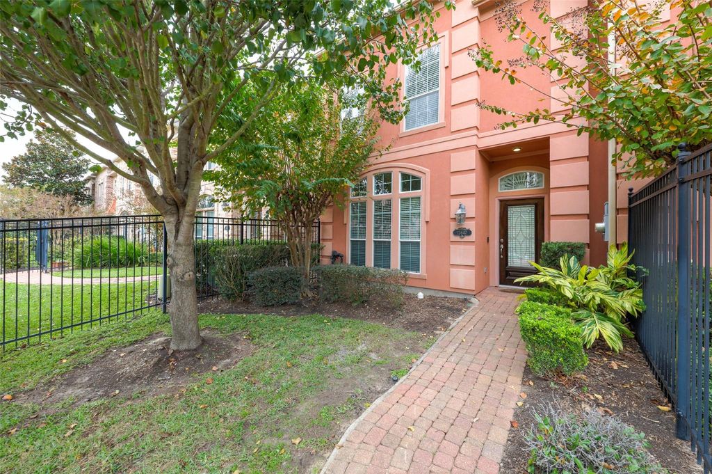 Photo of 13647 Brookbluff Lane, Houston, TX 77077 (MLS # 97936390)