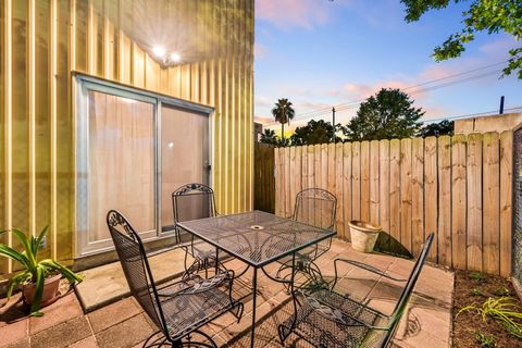 Tiny photo for 3105 Caroline Street, Houston, TX 77004 (MLS # 19343639)