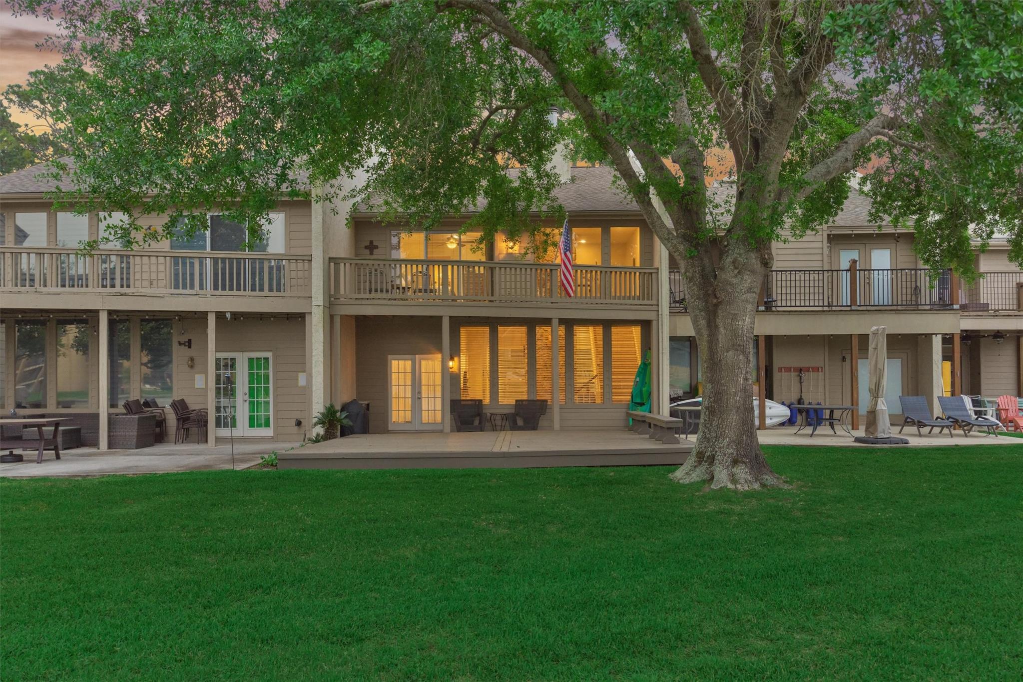 3923 Lakewood Drive