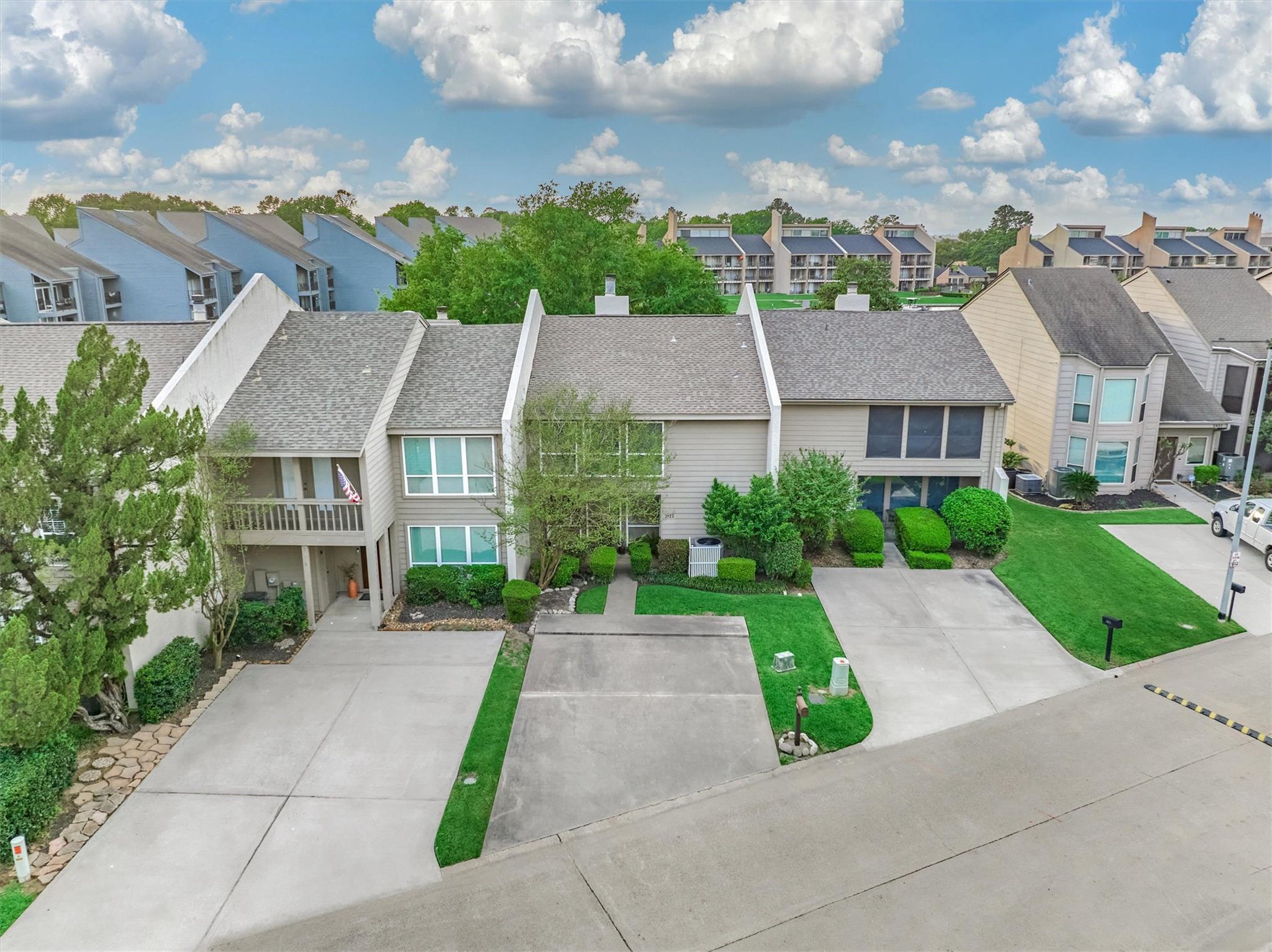 3923 Lakewood Drive
