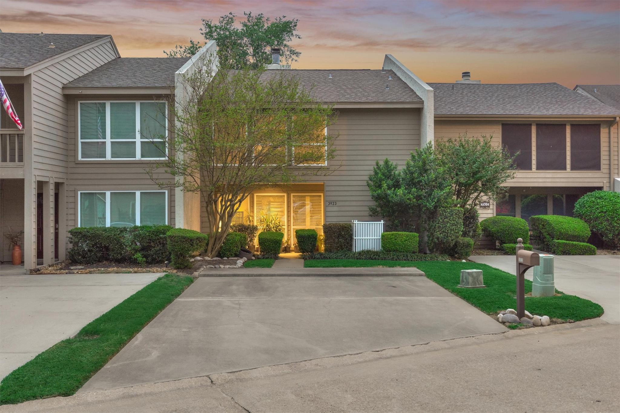 3923 Lakewood Drive