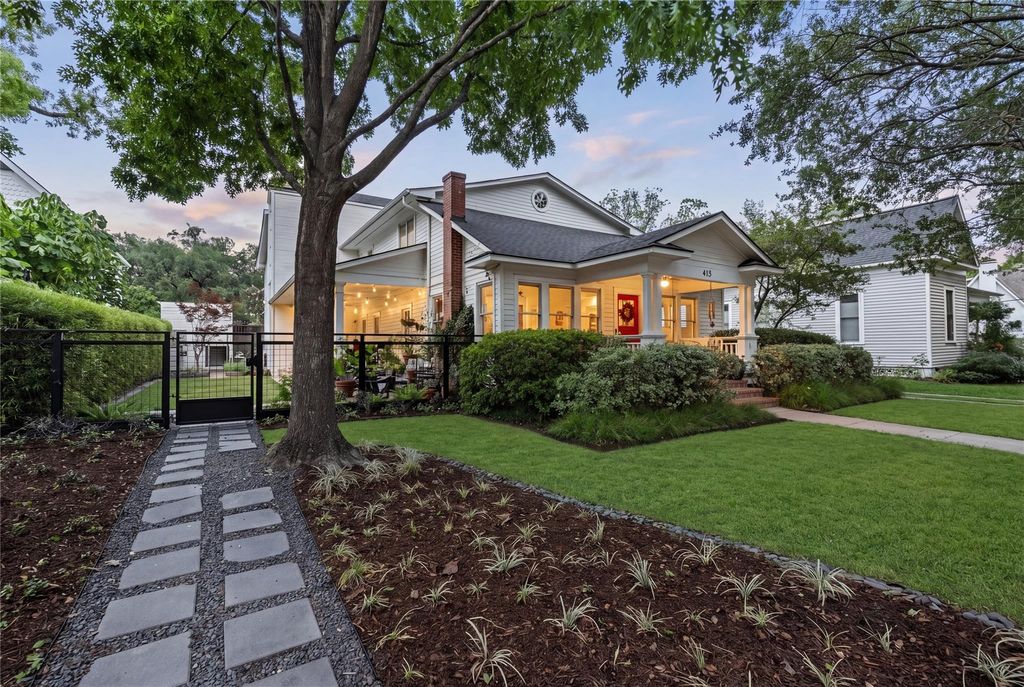 Photo of 413 Woodland Street, Houston, TX 77009 (MLS # 4436936)