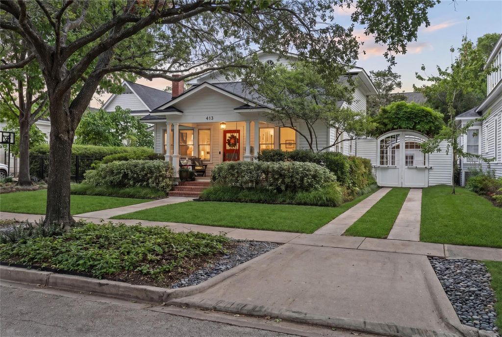 Photo of 413 Woodland Street, Houston, TX 77009 (MLS # 4436936)