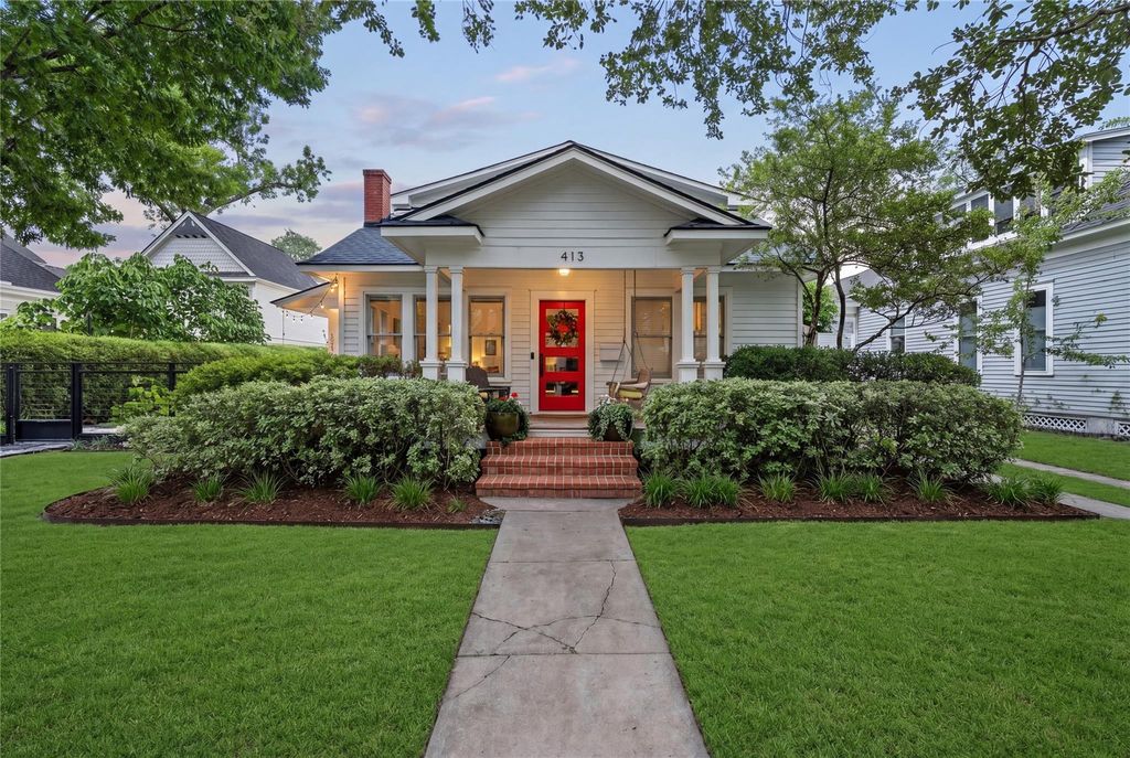 Photo of 413 Woodland Street, Houston, TX 77009 (MLS # 4436936)