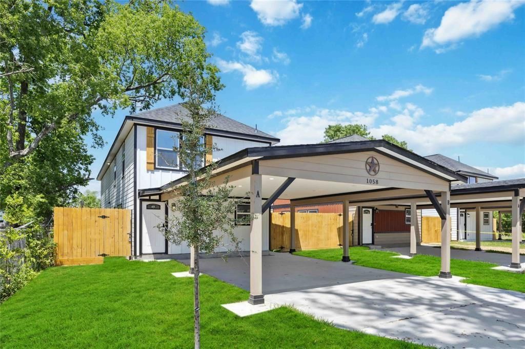 Photo of 1056 North Ln Ln #A, Houston, TX 77088 (MLS # 27837548)