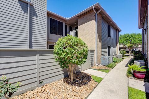 Photo of 260 El Dorado Boulevard #307, Houston, TX 77598 (MLS # 35807818)