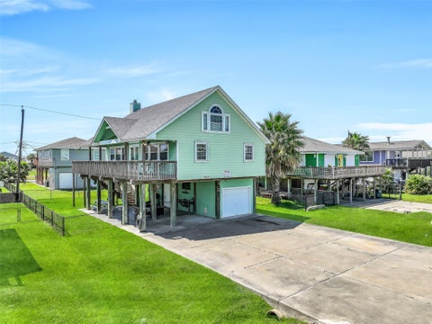 Photo of 4018 Reeves Drive, Galveston, TX 77554 (MLS # 21211901)