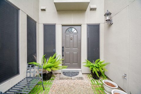 Photo of 820 Harold Street, Houston, TX 77006 (MLS # 64047549)