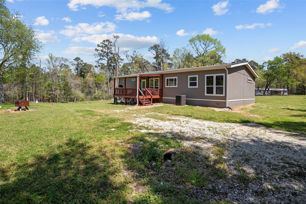 Photo of 186 State Highway 7 W, Crockett, TX 75835 (MLS # 839422)