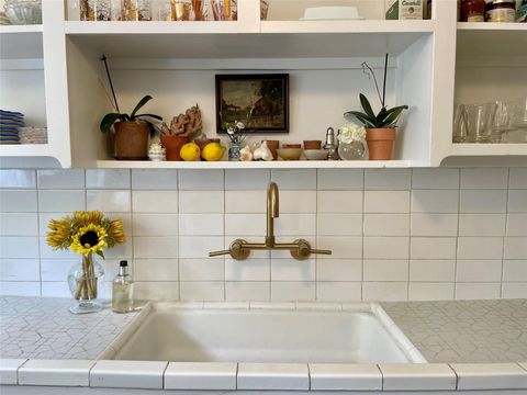 Photo of 429 Hawthorne Street #2, Houston, TX 77006 (MLS # 15076481)