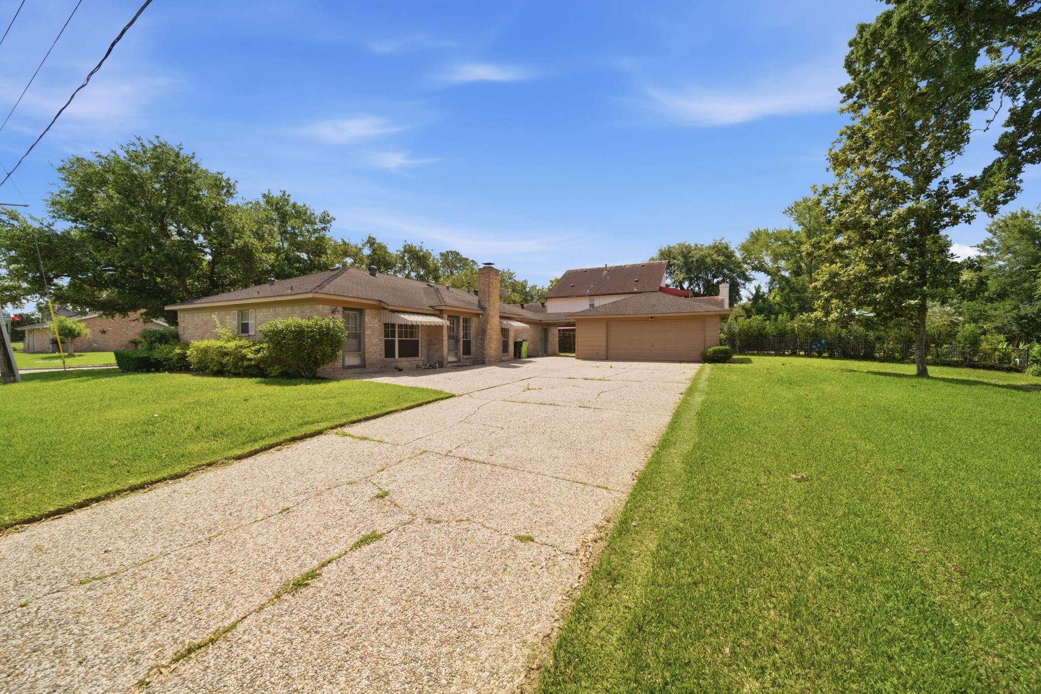 2902 Robinson Road