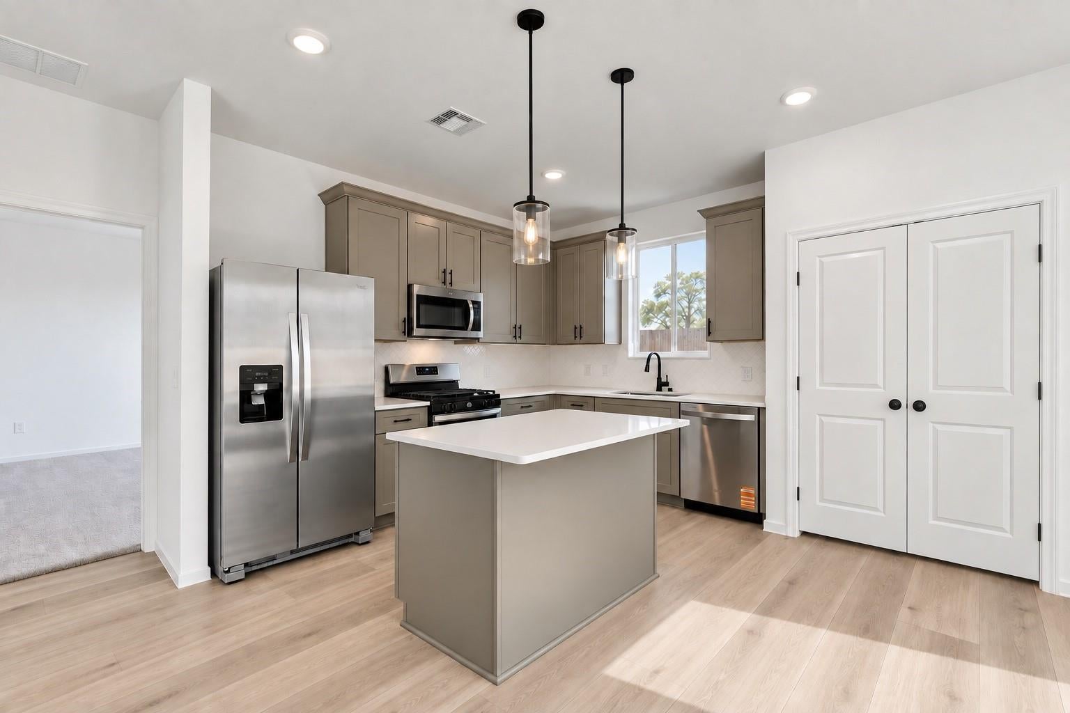 7010 Bens Landing