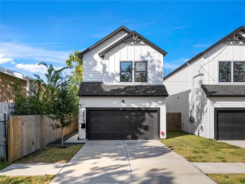 Photo of 2213 Lee Street, Houston, TX 77026 (MLS # 36230980)