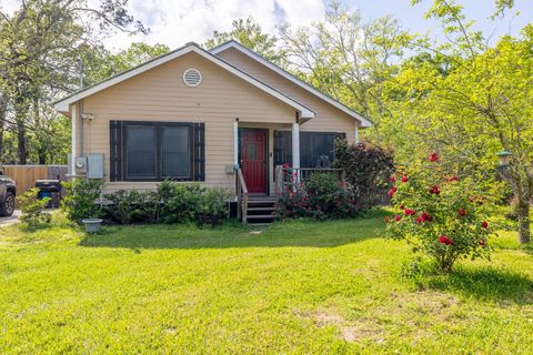 Homes For Sale - 708 Plum Grove Road<br/> Liberty County, Cleveland, TX 77327