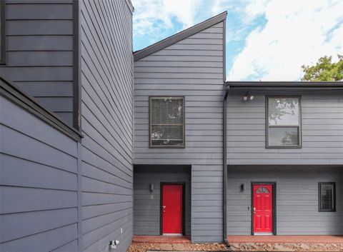 Photo of 2100 Commonwealth Street, Houston, TX 77006 (MLS # 53232677)