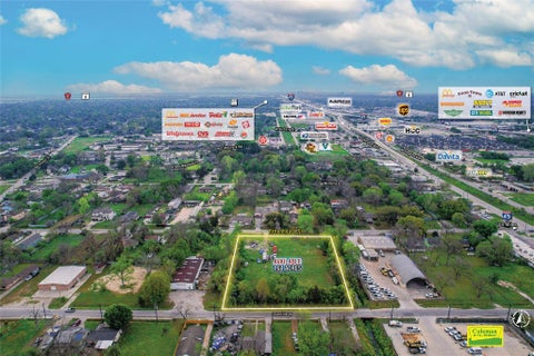 Photo of 747 W Rittenhouse Road, Houston, TX 77091 (MLS # 22320790)