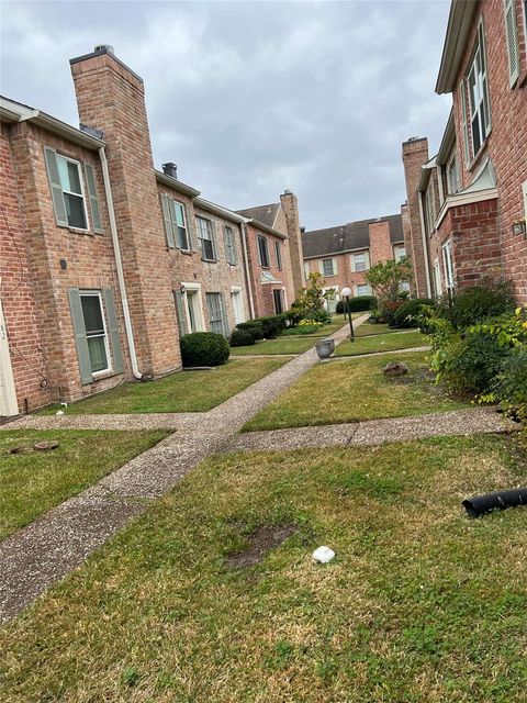 84 W Park West Drive Houston TX 77072