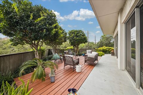 Photo of 5050 Woodway Drive #2F, Houston, TX 77056 (MLS # 24279778)