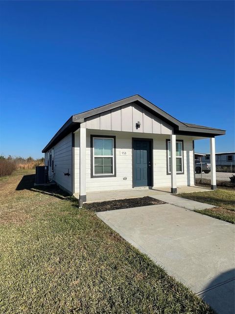 Photo of 958 Road 5702, Cleveland, TX 77327 (MLS # 92685525)