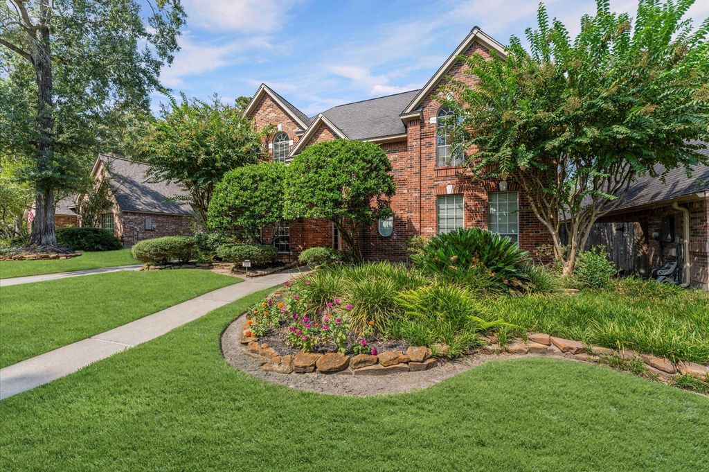Photo of 3819 Echo Mountain Drive, Houston, TX 77345 (MLS # 10690241)