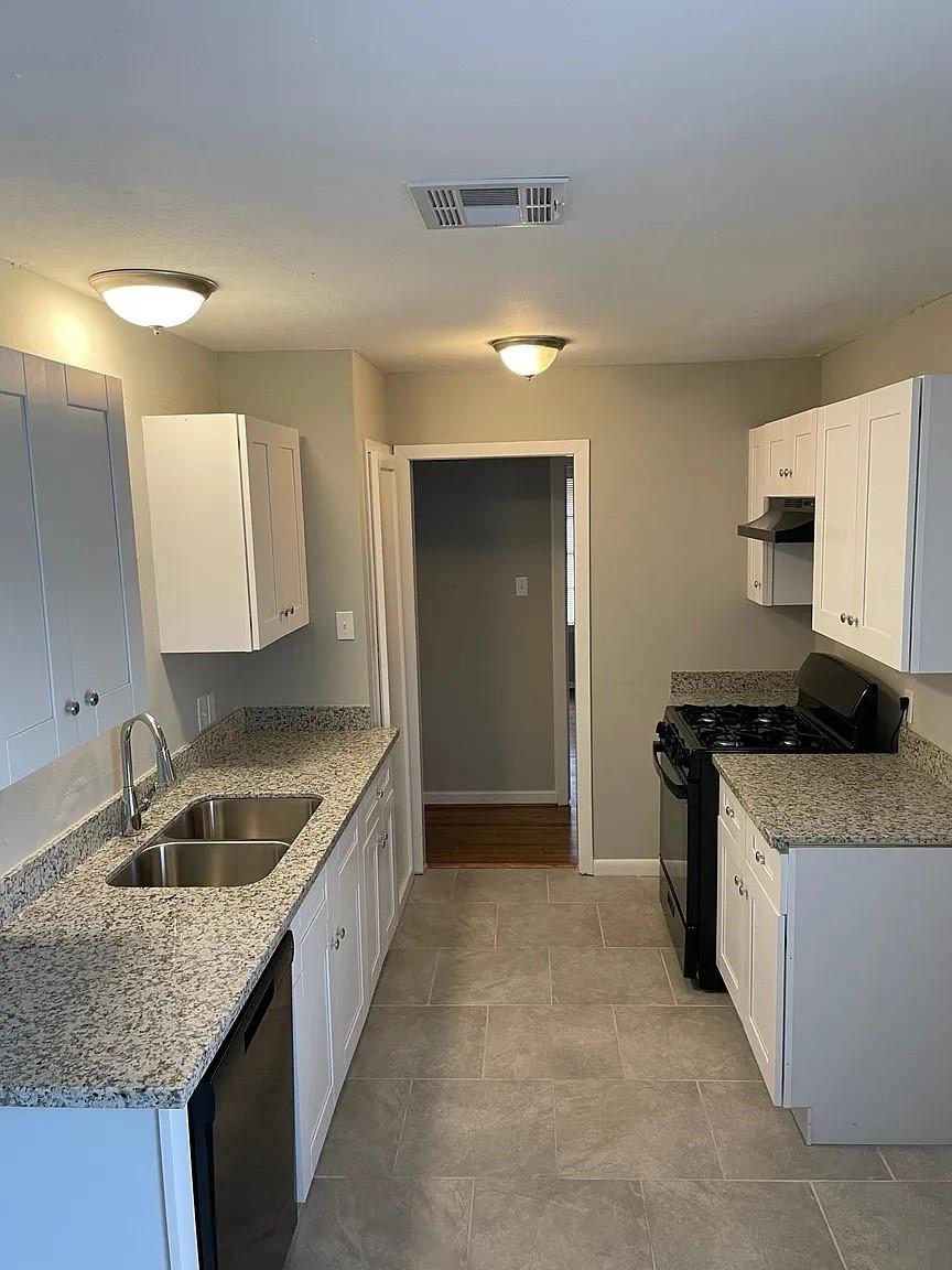 1423 W 10th Street