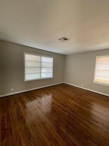 1423 W 10th Street