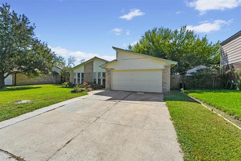 Photo of 3501 Old Oaks Drive, Baytown, TX 77521 (MLS # 50220716)