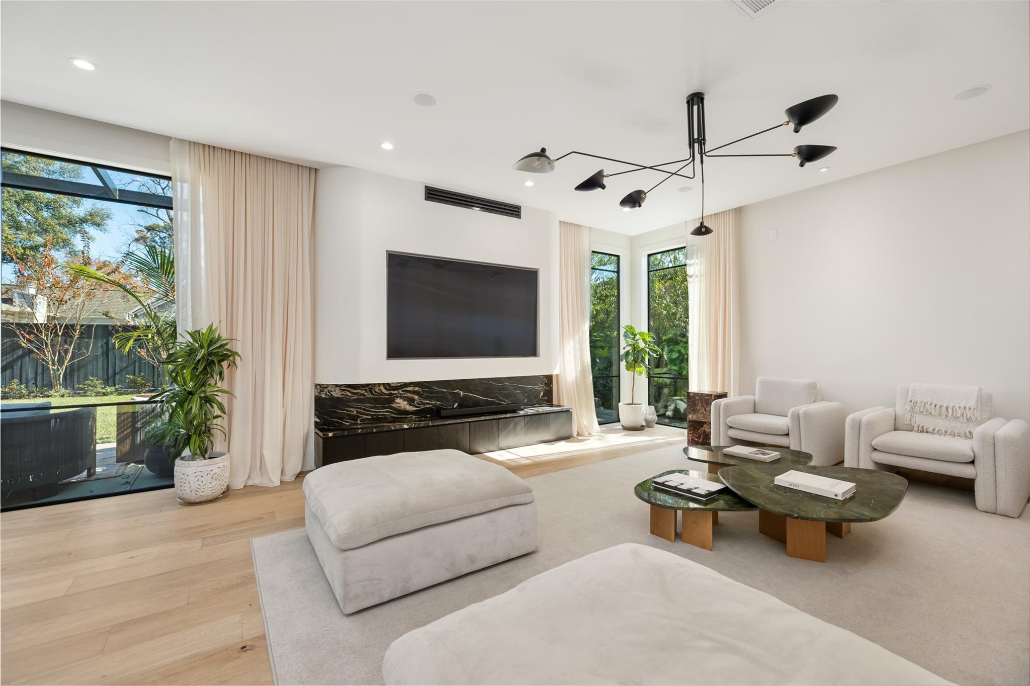 419 W 30th Street