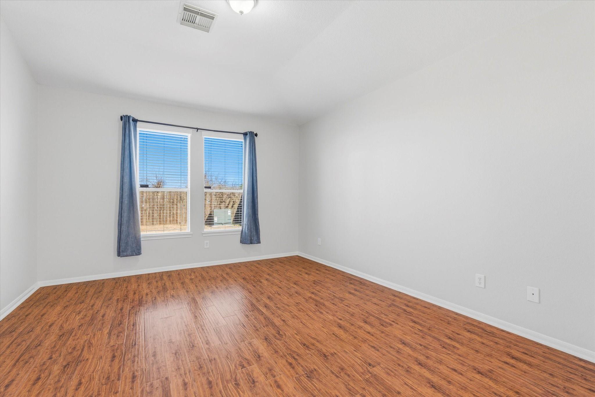 10807 Mockernut Street