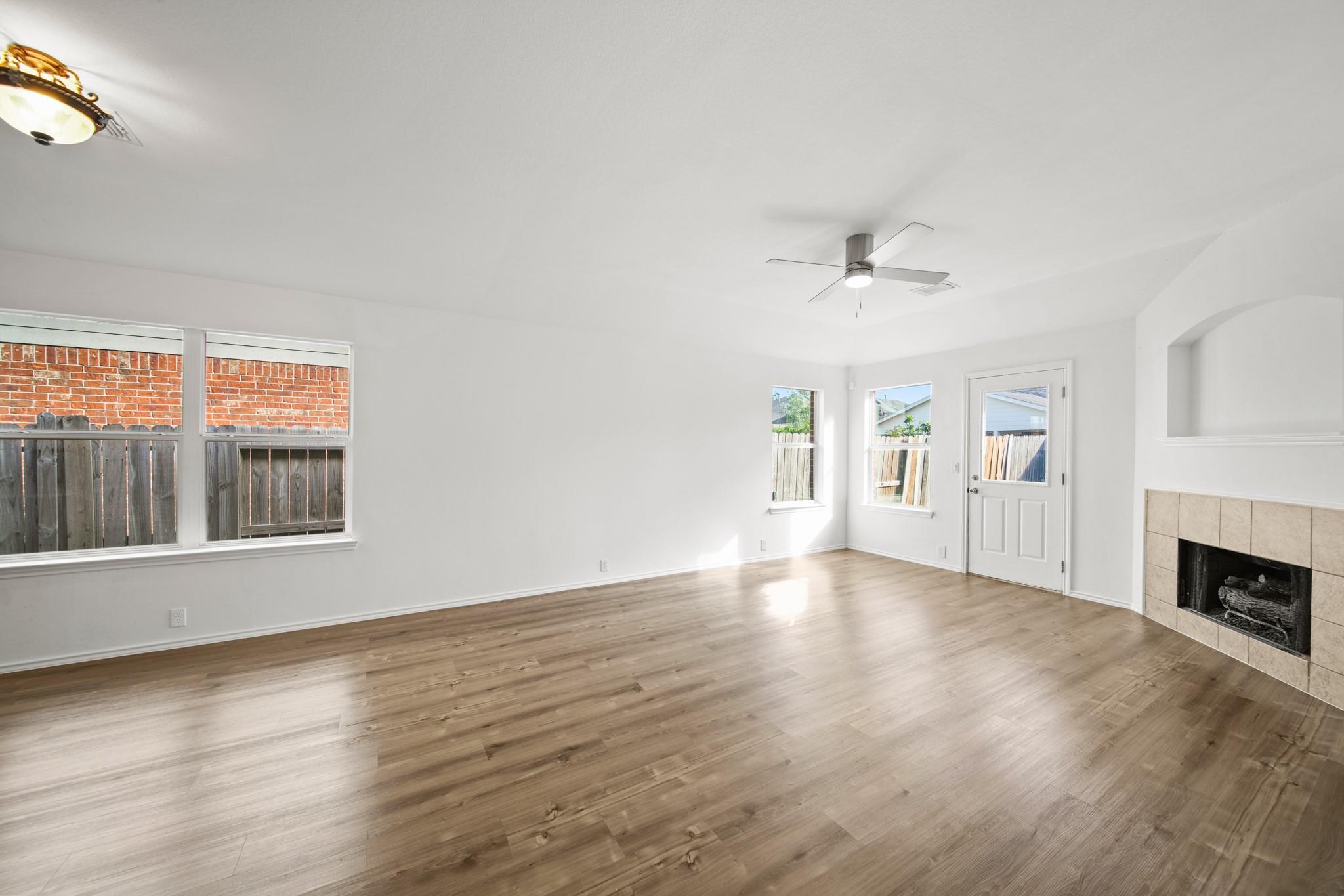 5822 Kenwood