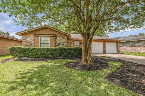 Photo of 1105 E Brown Lane, Deer Park, TX 77536 (MLS # 46106807)