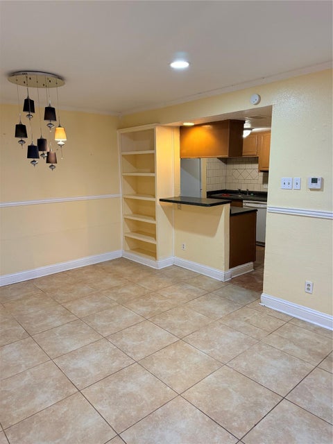 Condo For Sale - 7047 Bissonnet Street #32<br/> Harris County, Houston, TX 77074